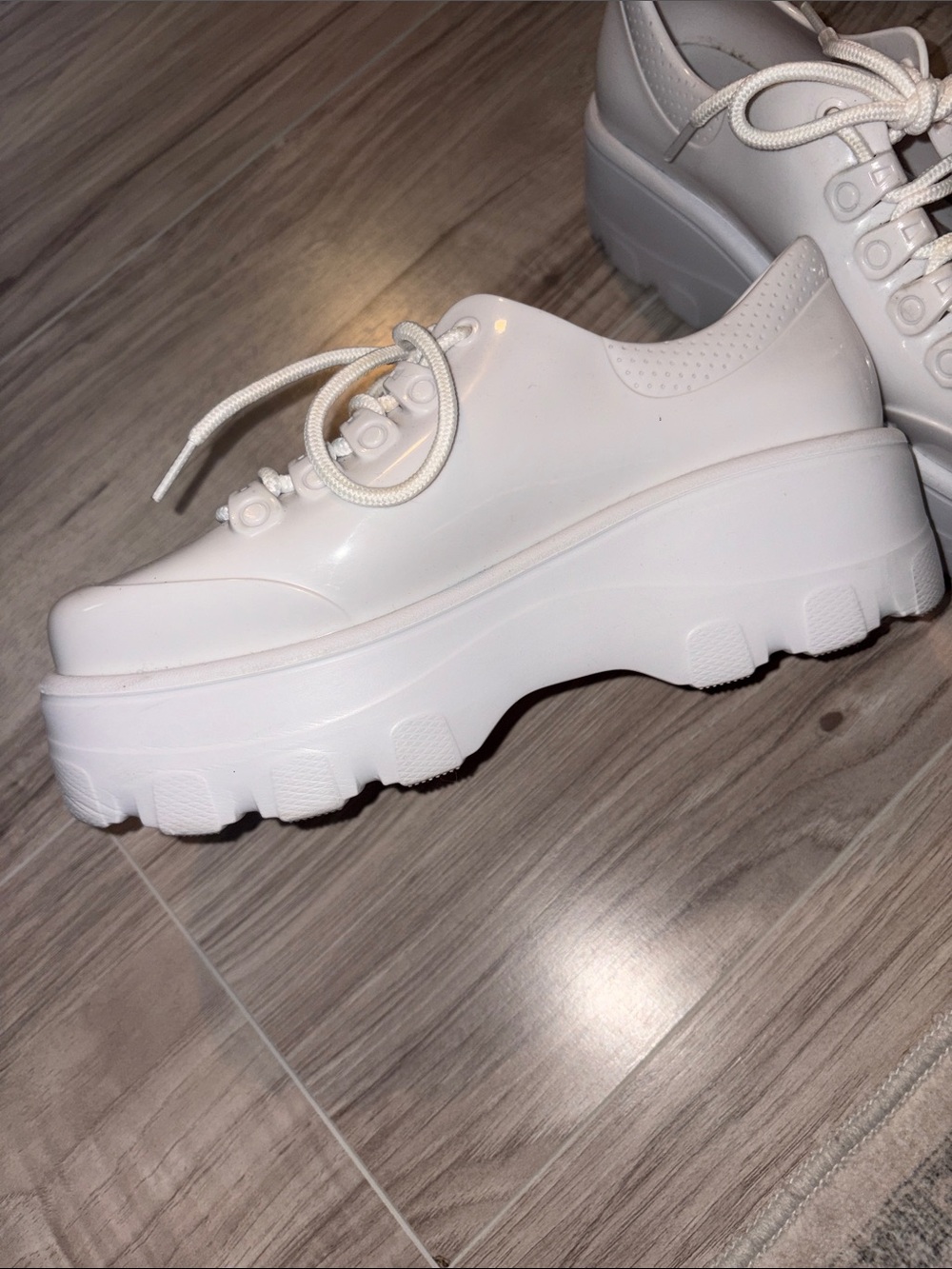 Melissa White Platform Lace-Up Sneakers with box very comfy